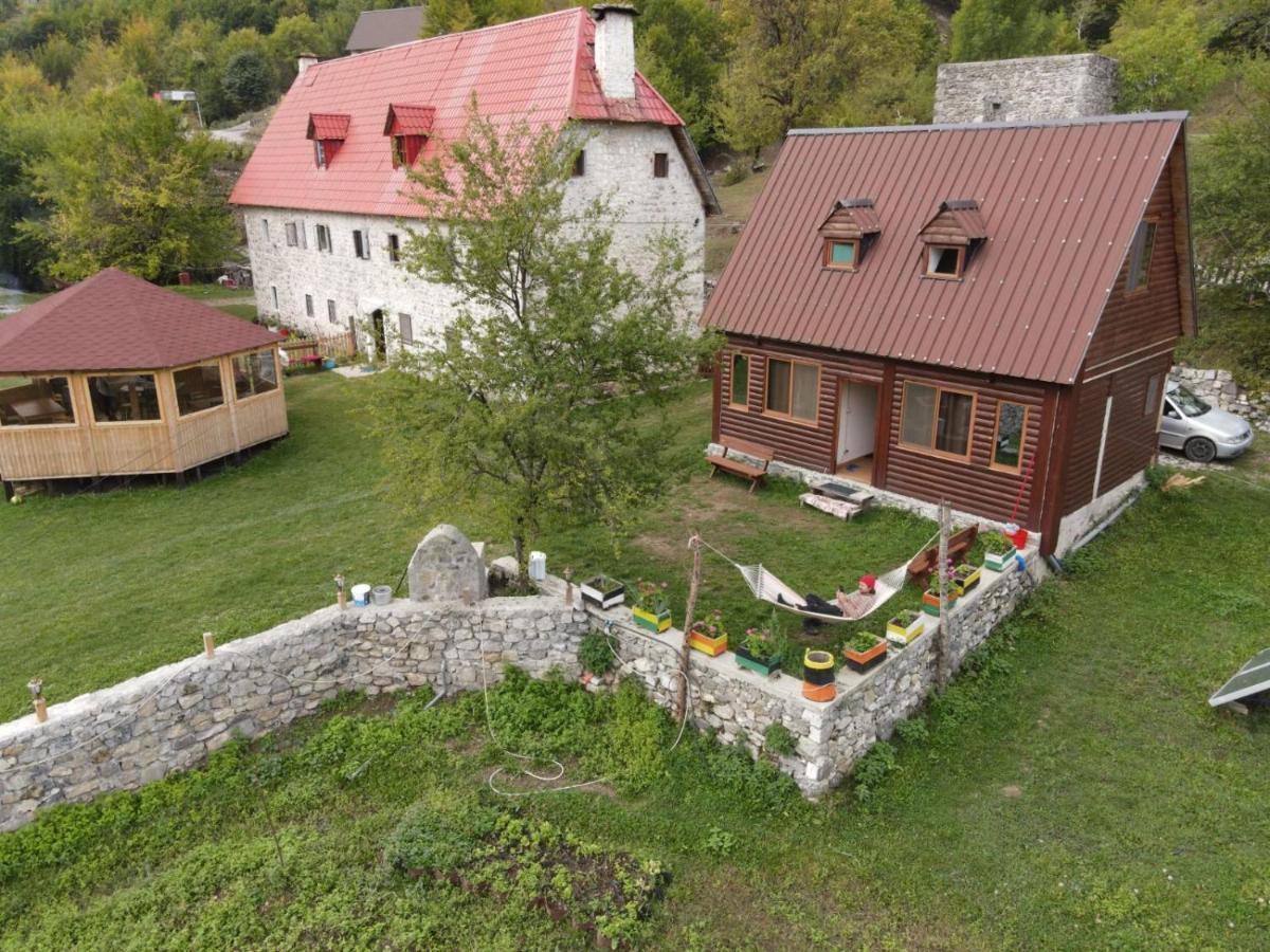 Hotel Bujtina Terthorja Theth Exterior foto